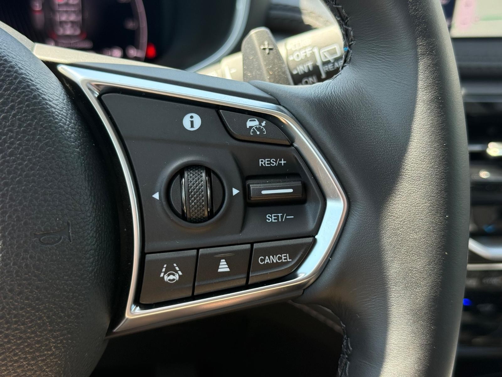 Acura MDX Vehicle Image 12