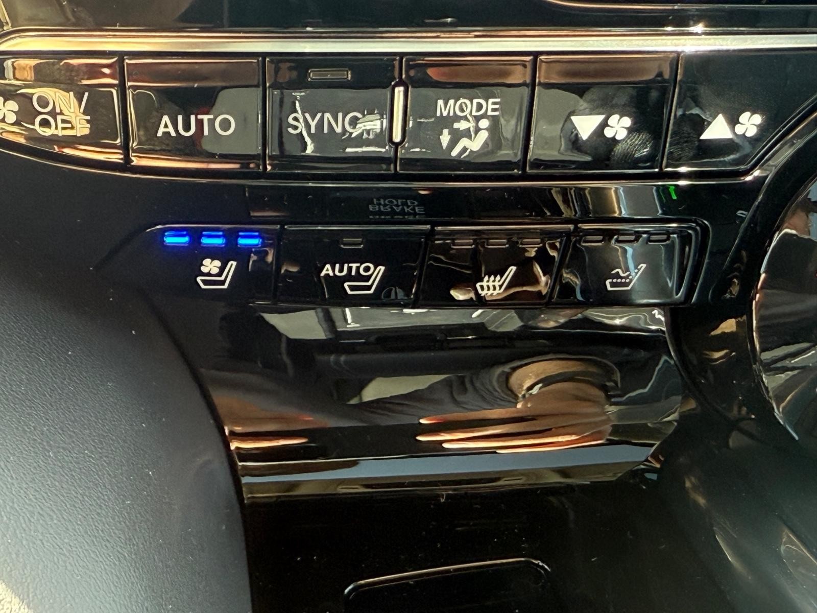 Acura MDX Vehicle Image 14