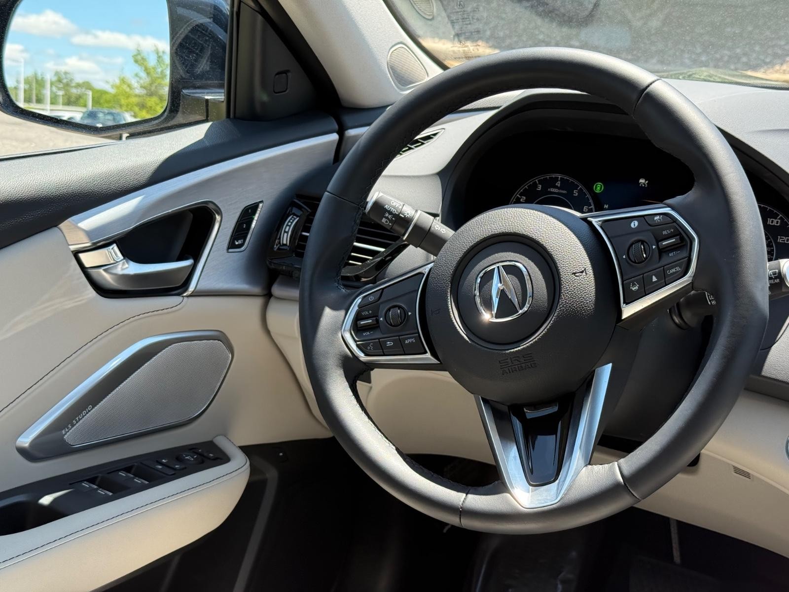 Acura RDX Vehicle Image 13