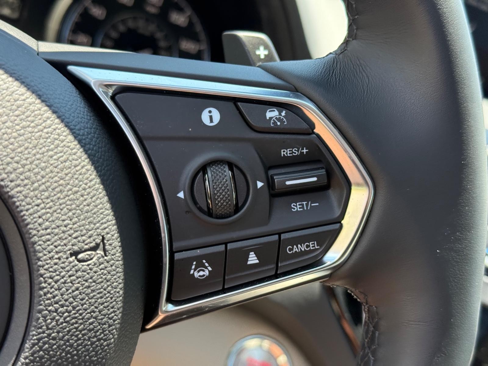 Acura RDX Vehicle Image 17