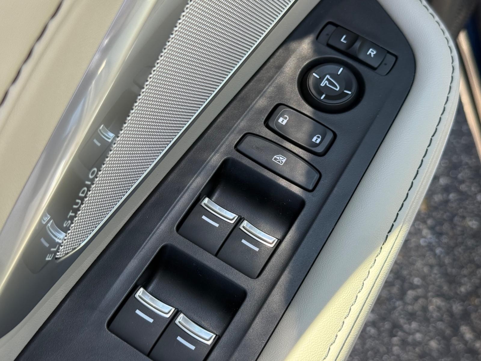 Acura RDX Vehicle Image 21