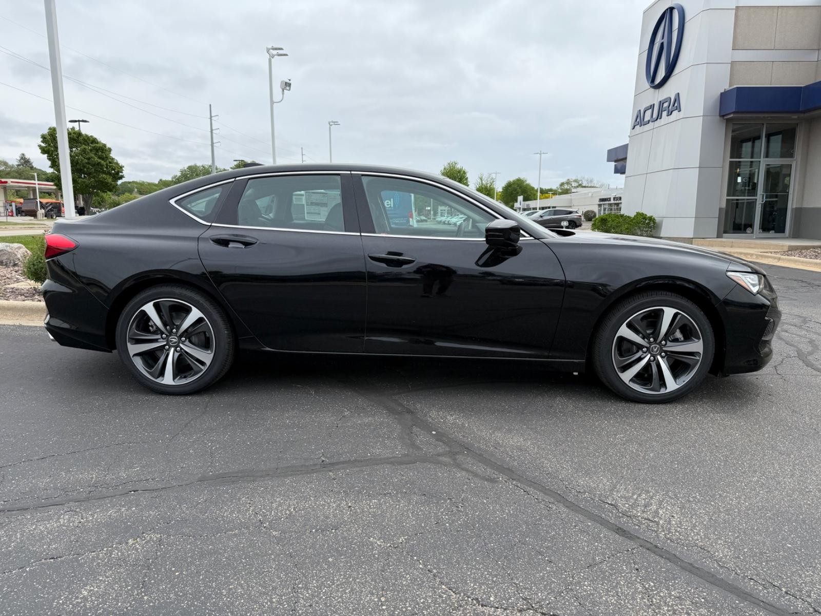 Acura TLX Vehicle Image 02