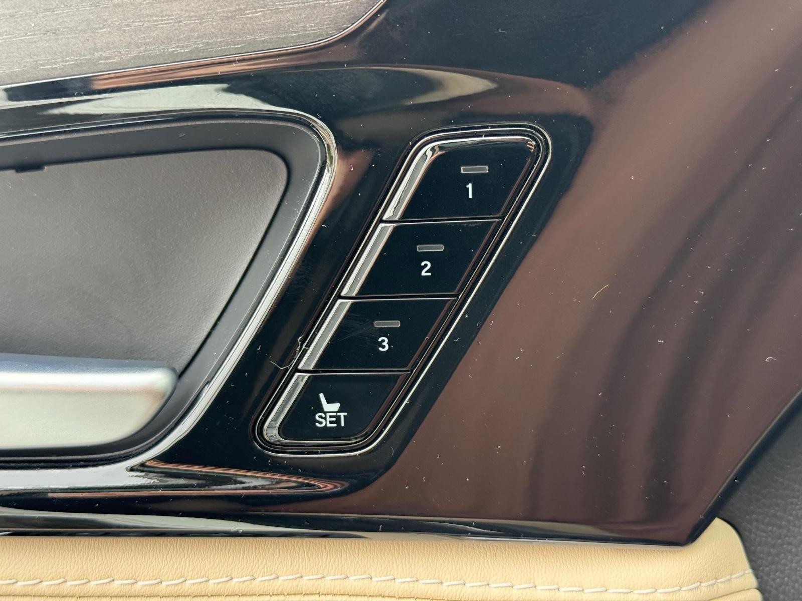 Acura MDX Vehicle Image 11