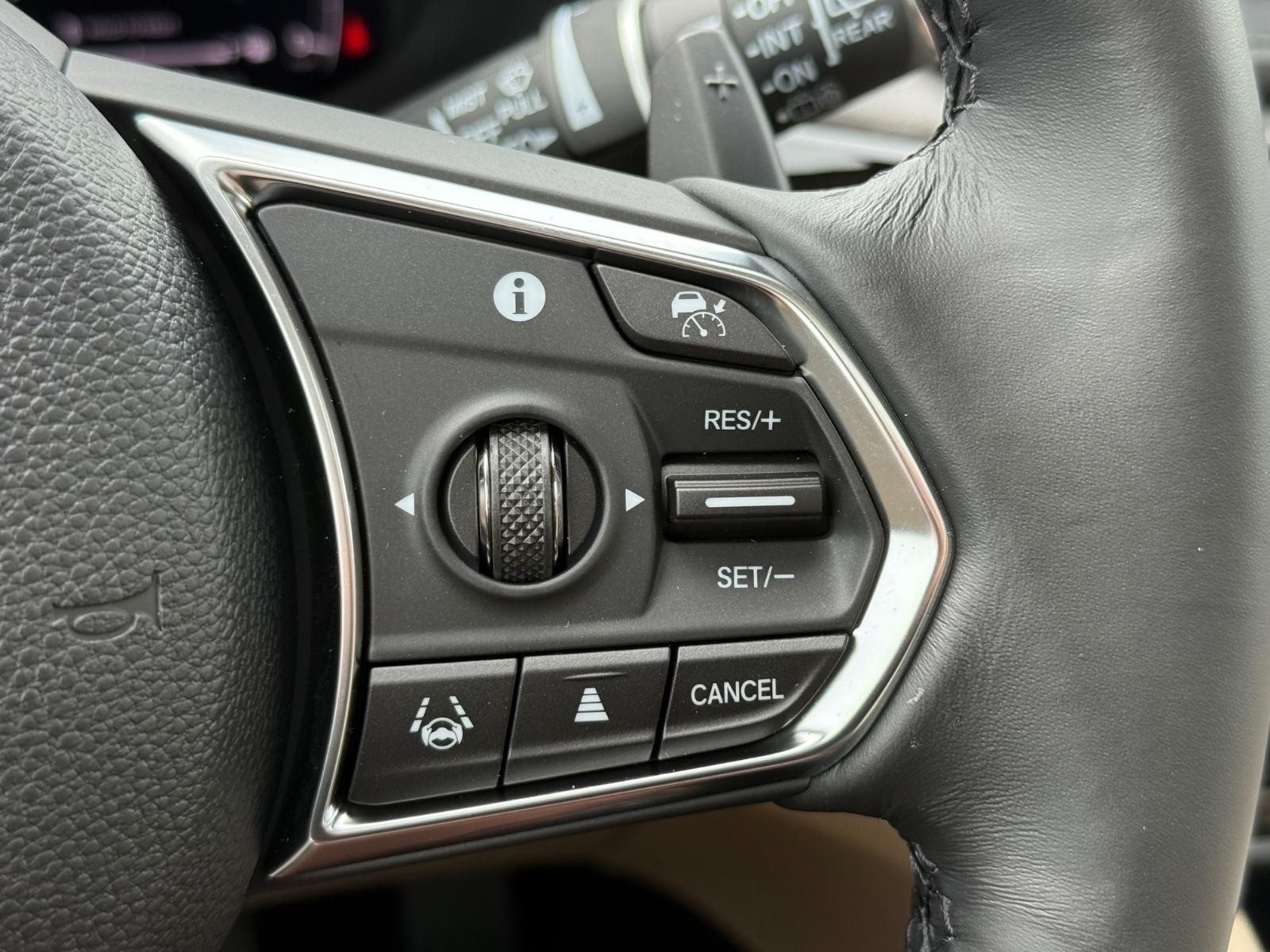 Acura MDX Vehicle Image 13