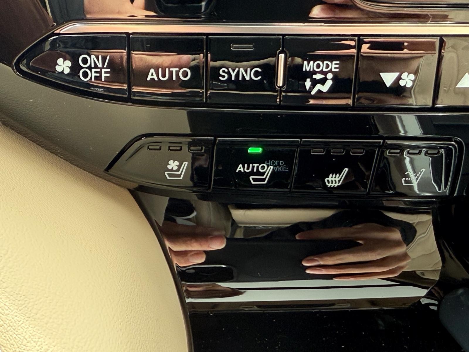 Acura MDX Vehicle Image 15