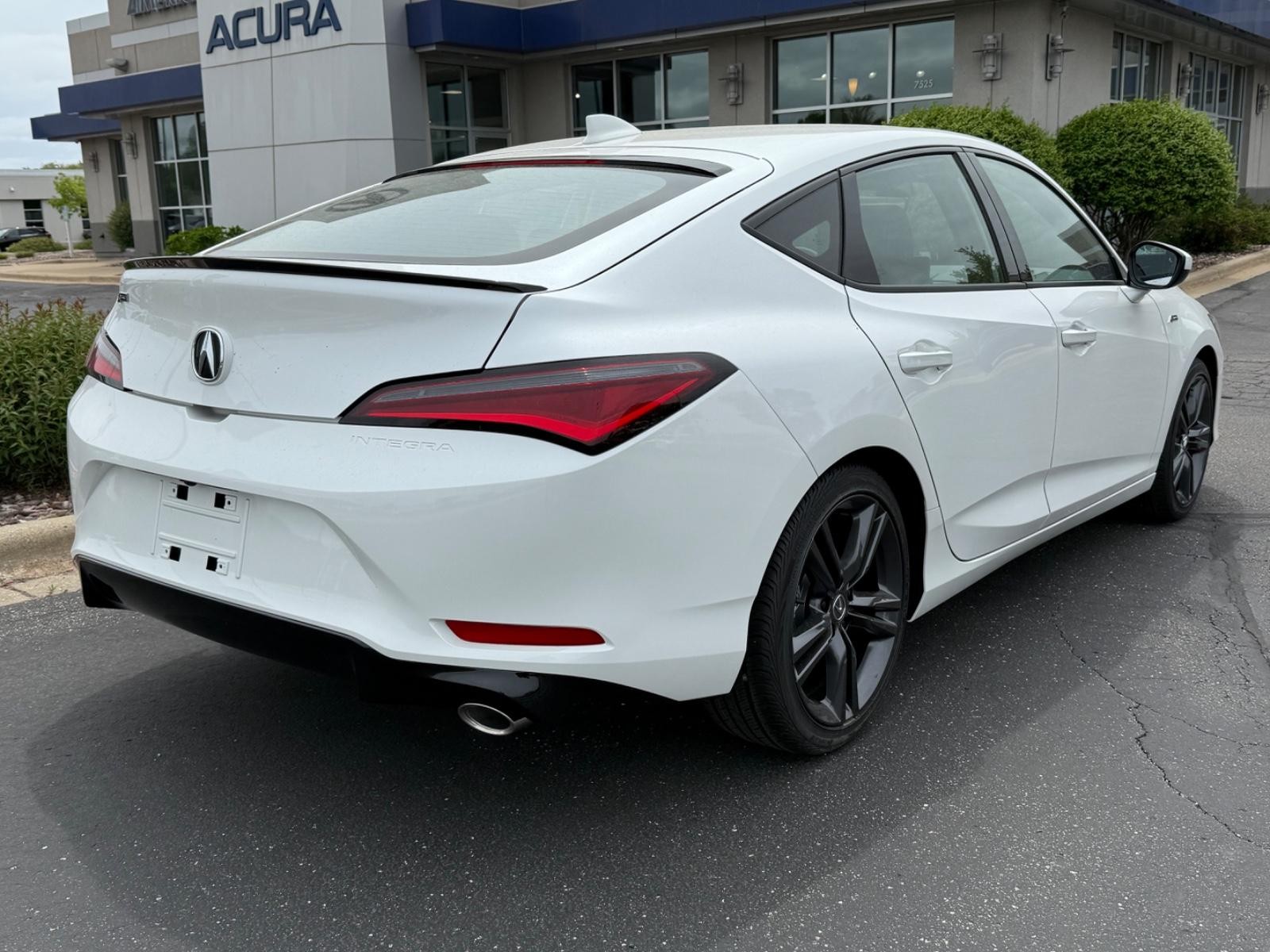 Acura Integra Vehicle Image 03