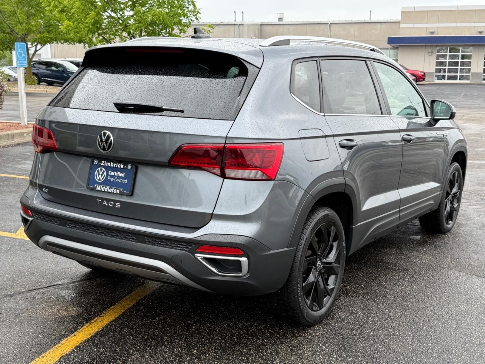 Volkswagen Taos Vehicle Image 03