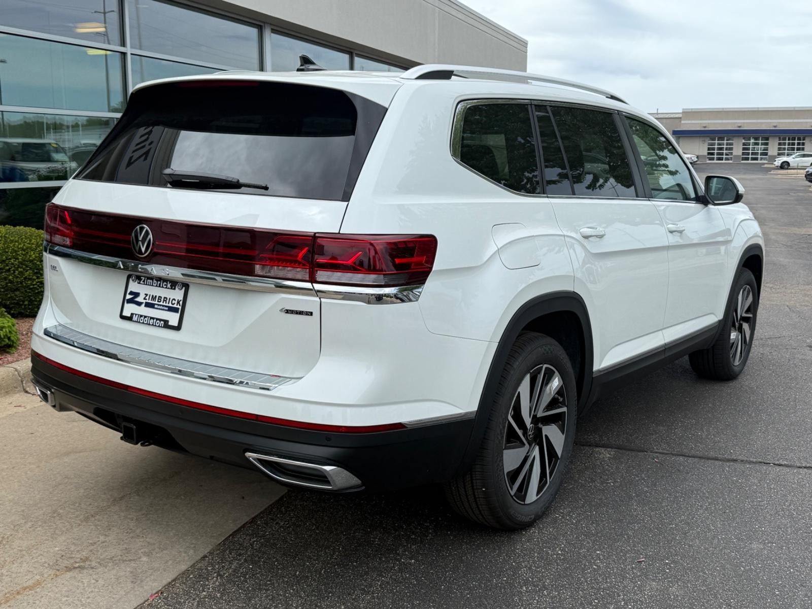 Volkswagen Atlas Vehicle Image 03