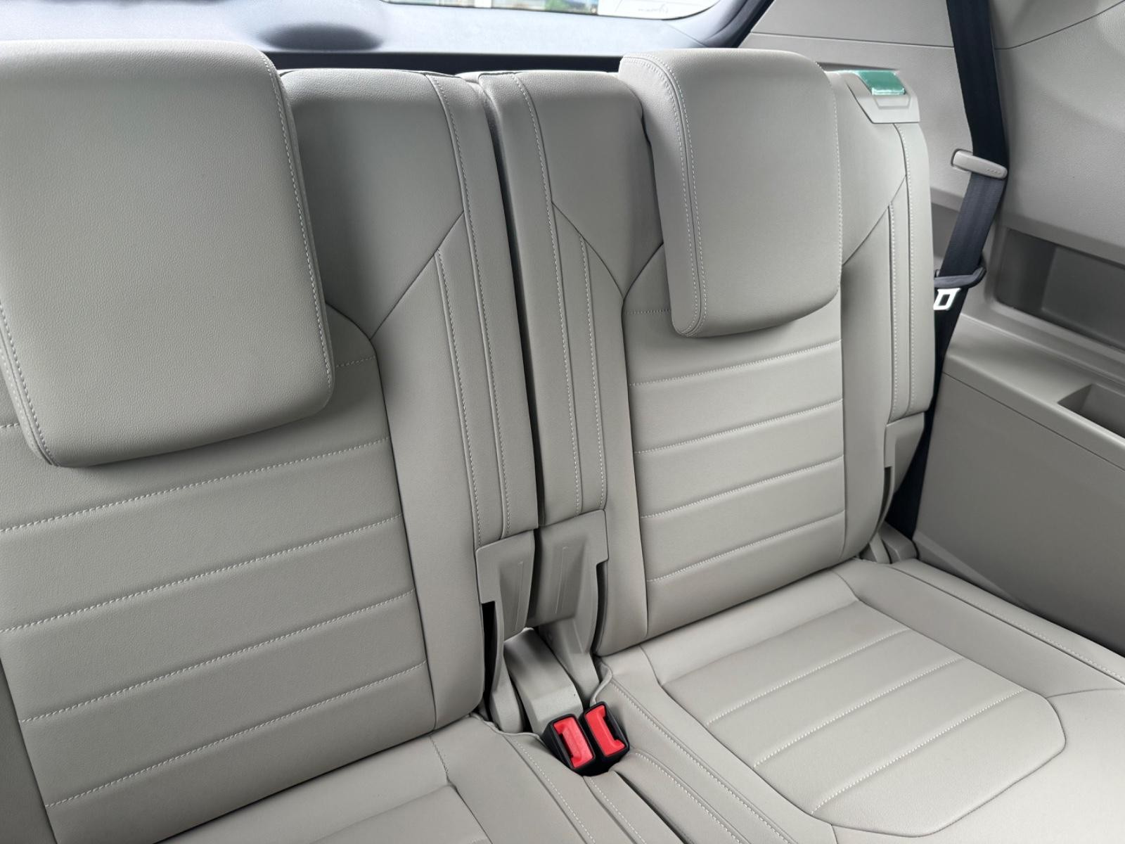 Volkswagen Atlas Vehicle Image 06