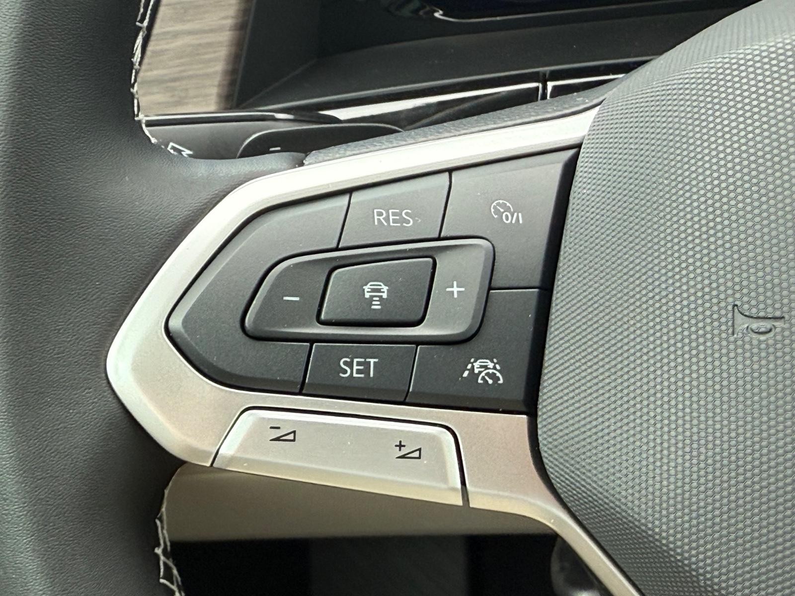 Volkswagen Atlas Vehicle Image 12