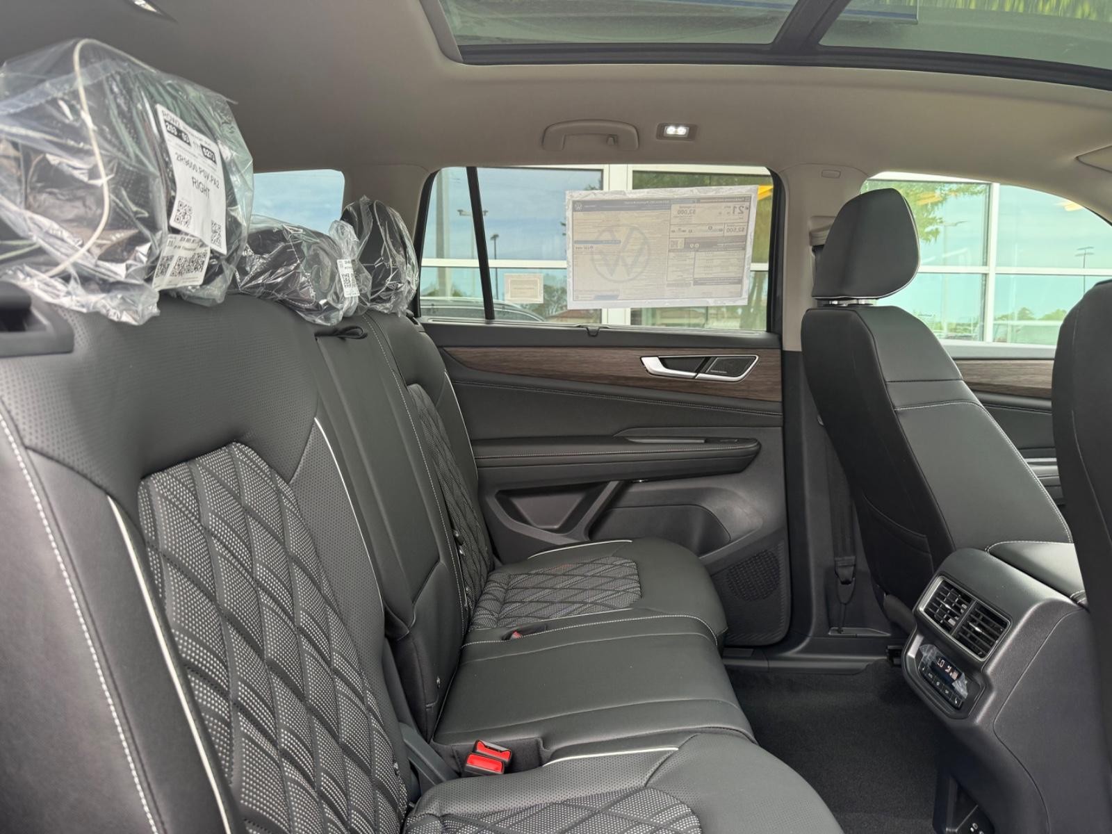 Volkswagen Atlas Vehicle Image 05