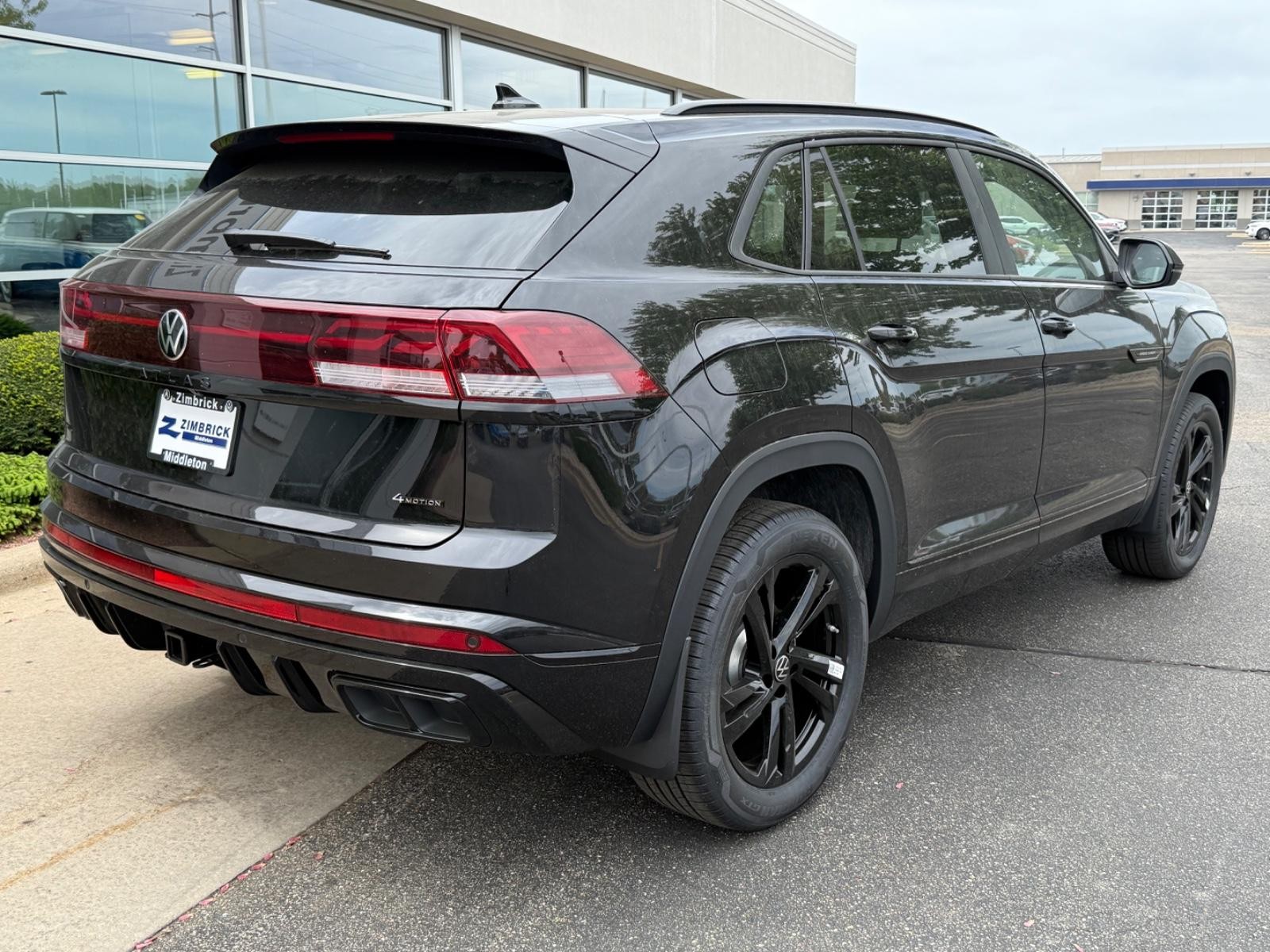 Volkswagen Atlas Cross Sport Vehicle Image 03