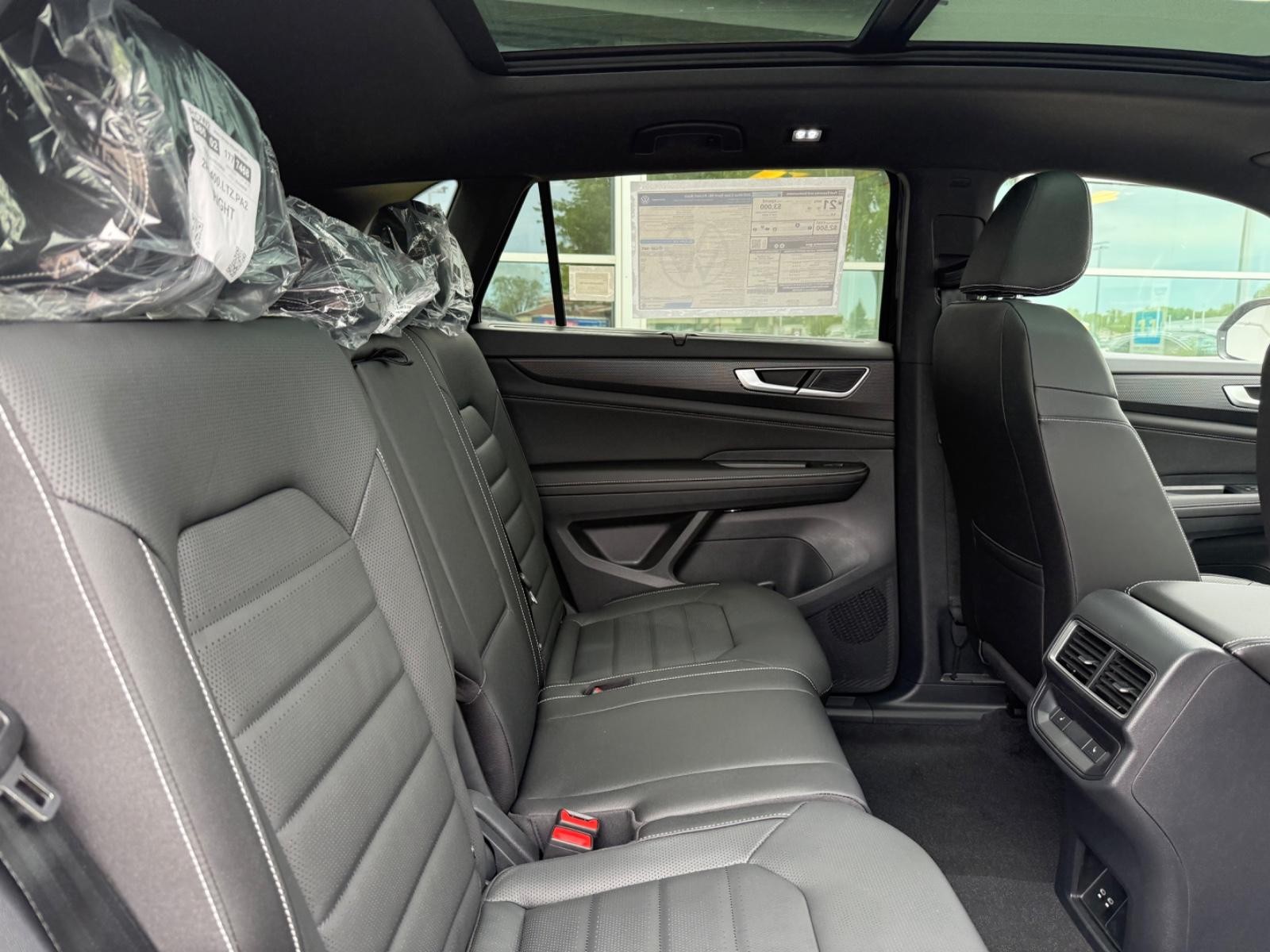 Volkswagen Atlas Cross Sport Vehicle Image 05