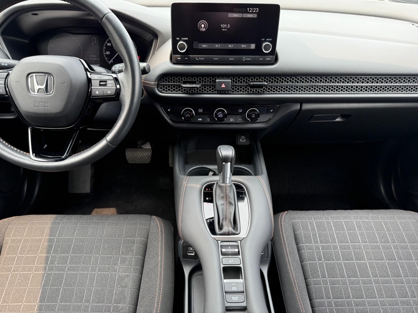 Honda HR-V Vehicle Image 11