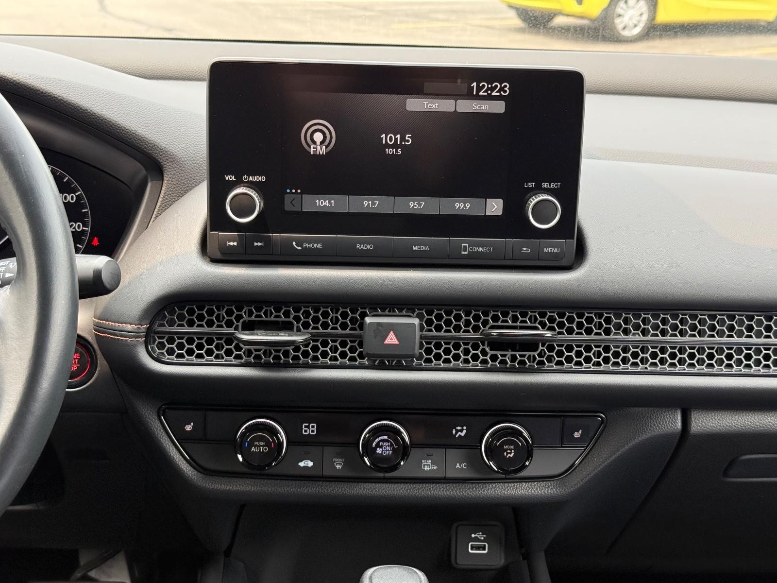 Honda HR-V Vehicle Image 12