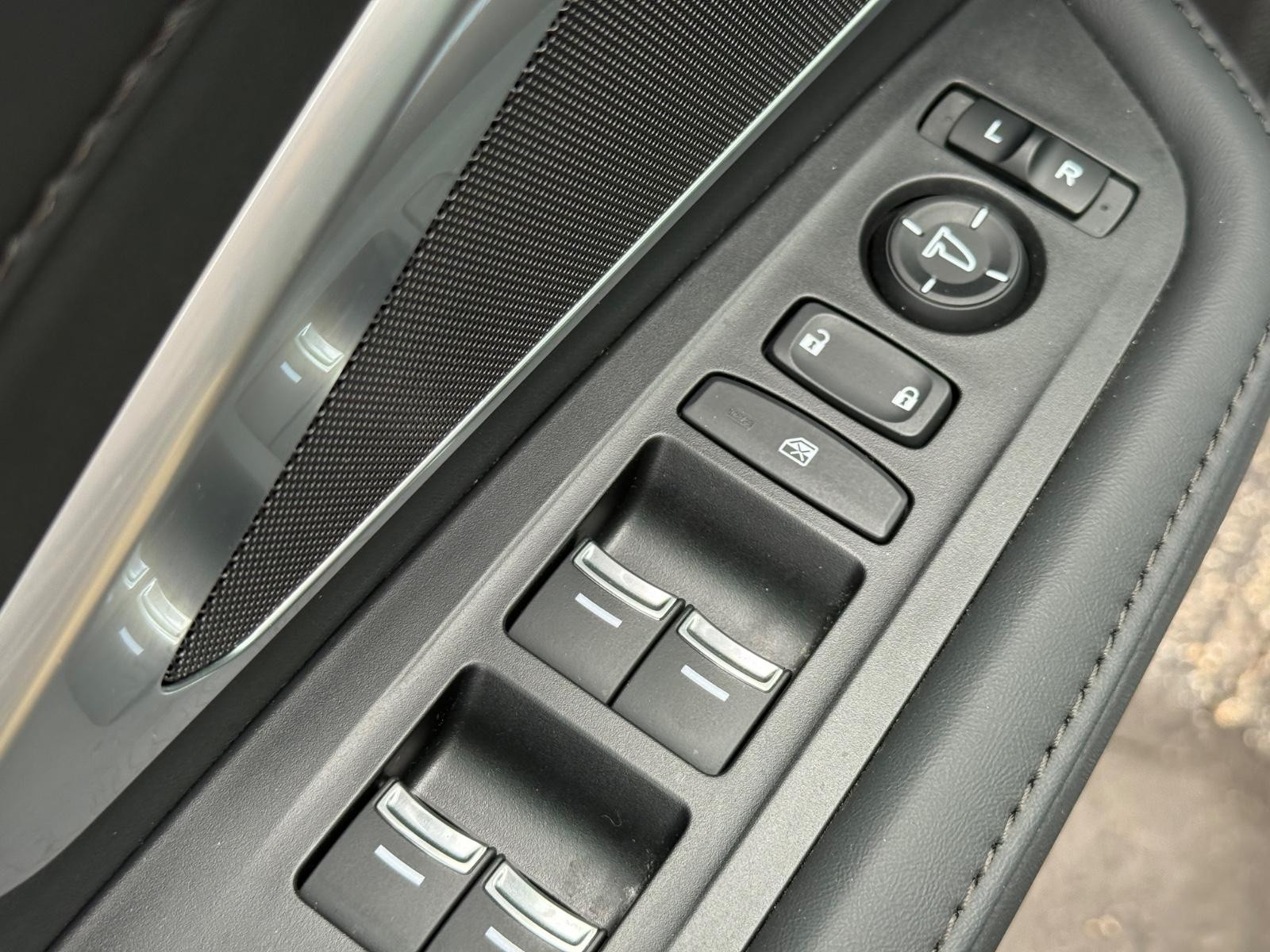 Acura RDX Vehicle Image 21