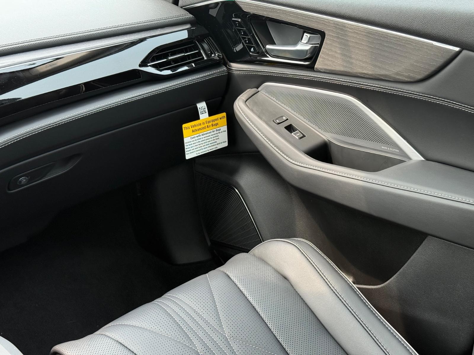 Acura MDX Vehicle Image 10