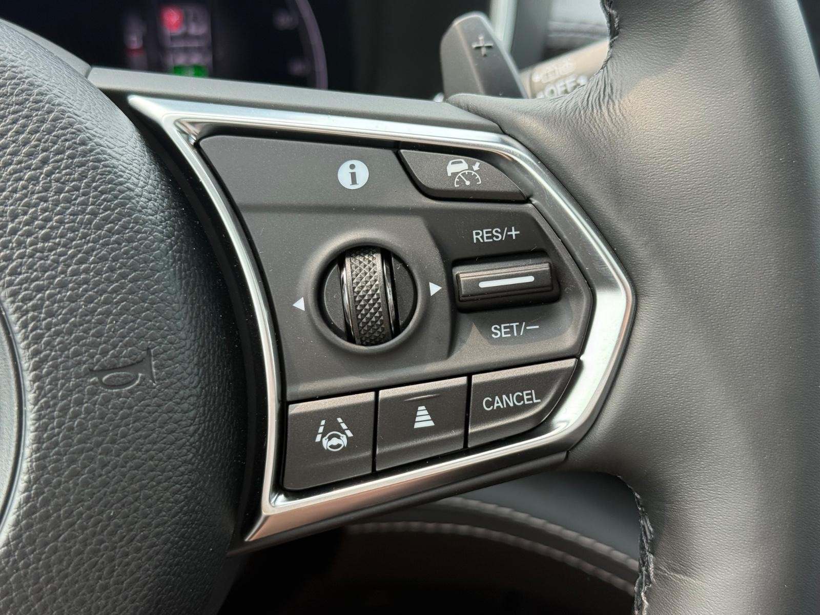 Acura MDX Vehicle Image 12