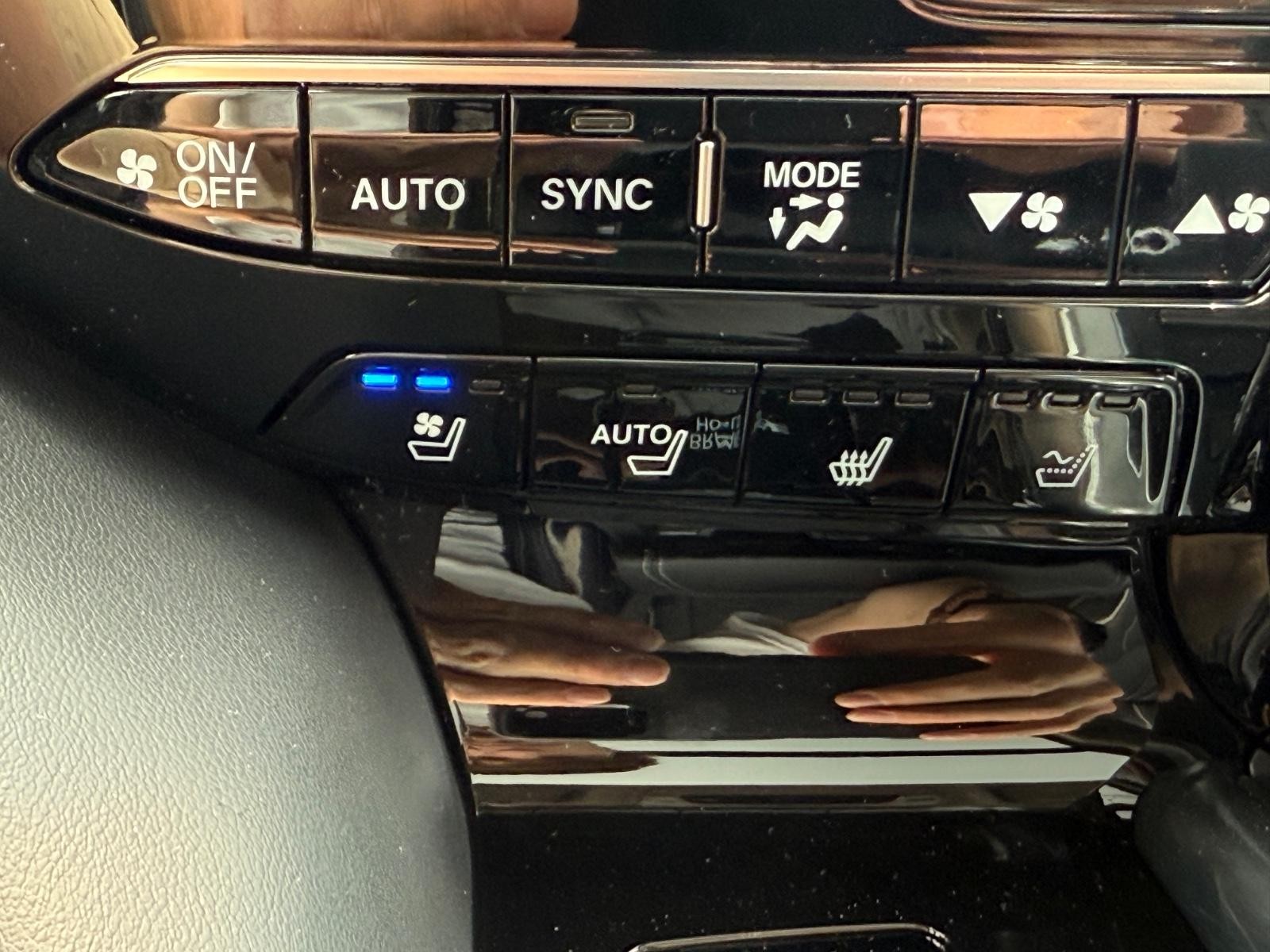 Acura MDX Vehicle Image 14
