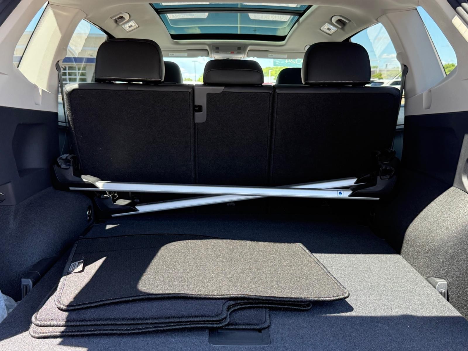 Volkswagen Tiguan Vehicle Image 05
