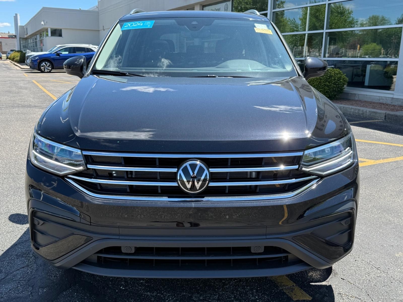 Volkswagen Tiguan Vehicle Image 09