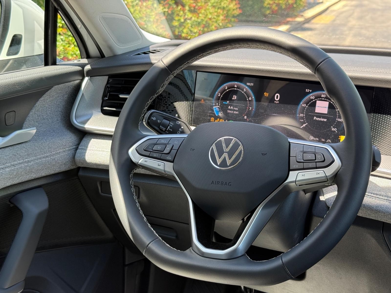 Volkswagen Tiguan Vehicle Image 09