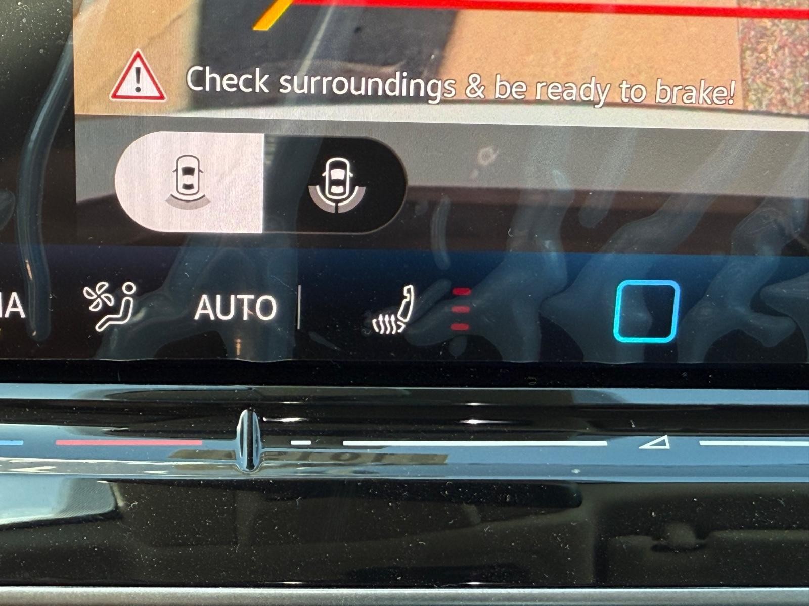 Volkswagen Tiguan Vehicle Image 14