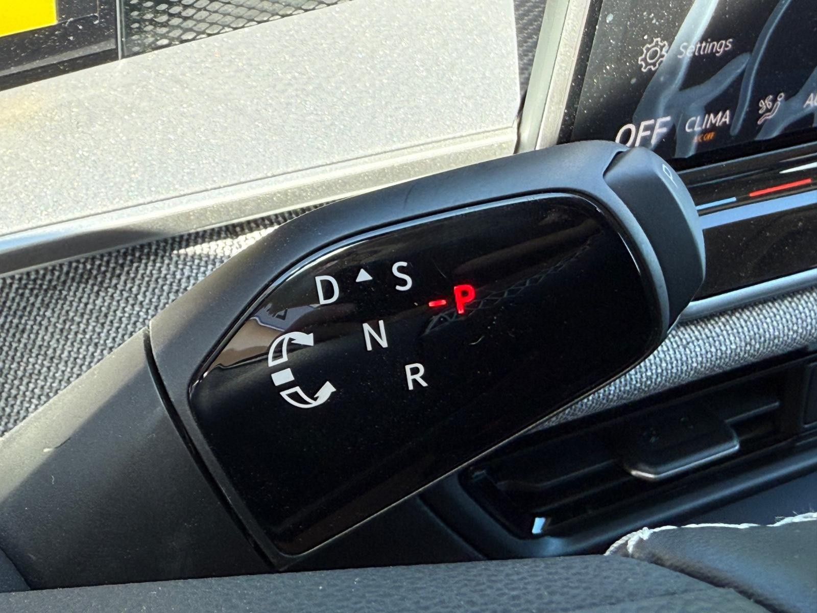 Volkswagen Tiguan Vehicle Image 15