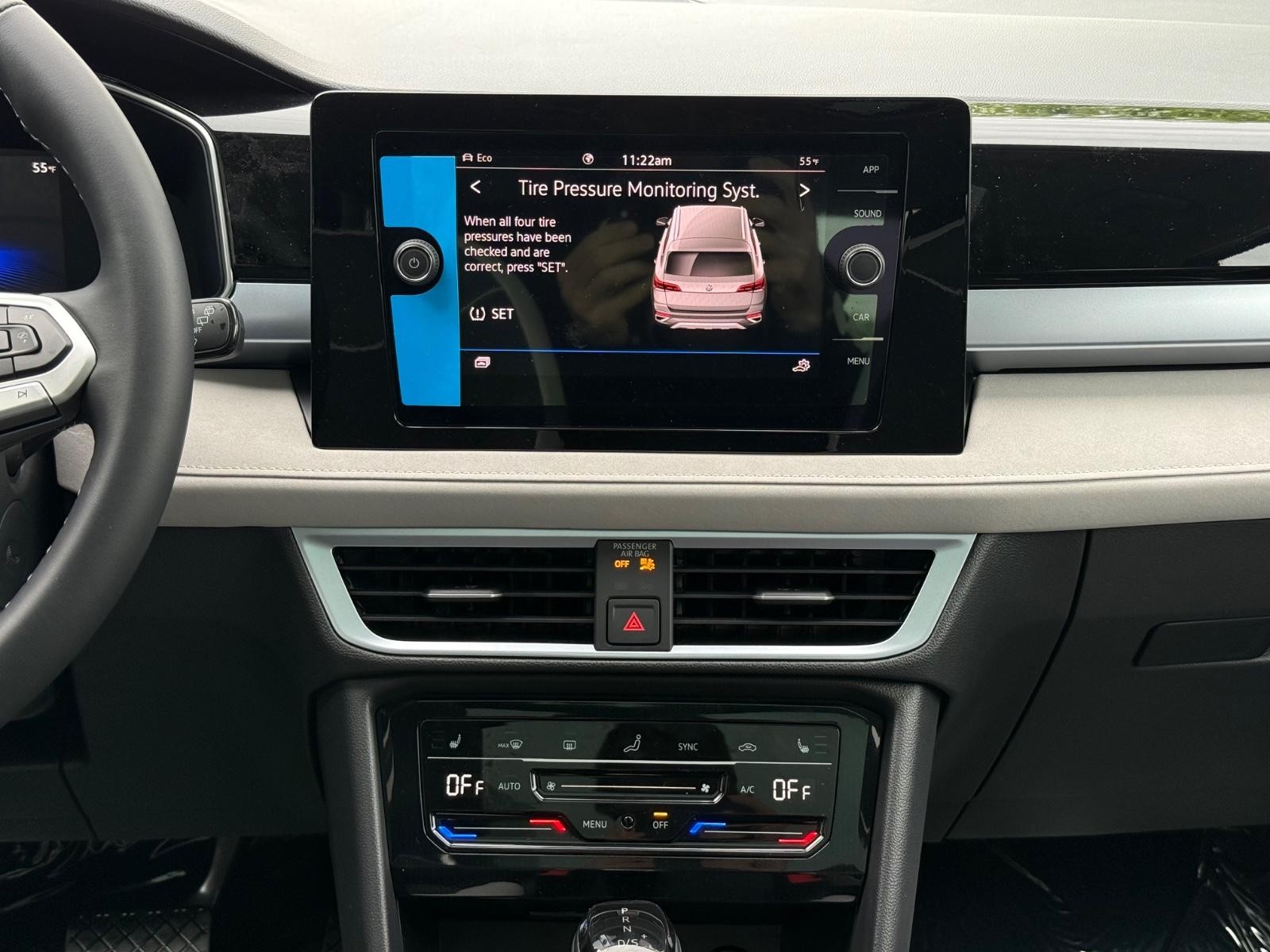 Volkswagen Taos Vehicle Image 07