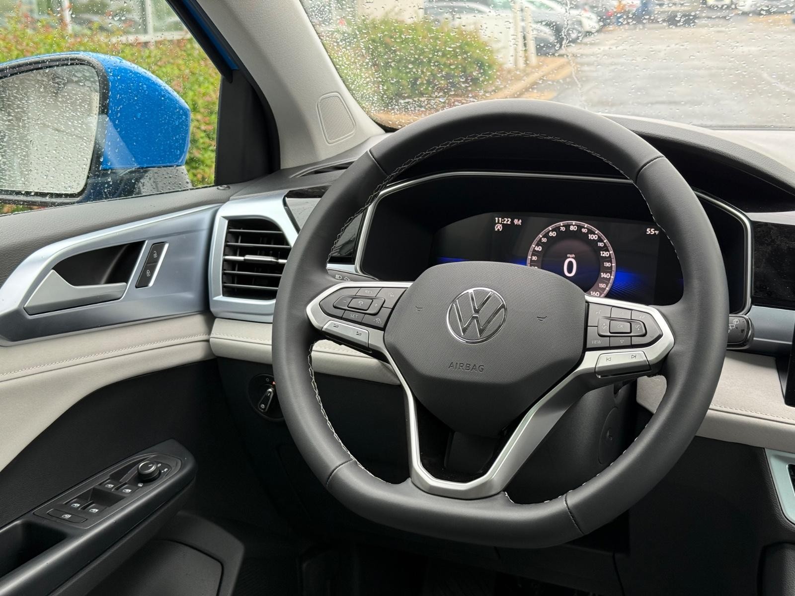 Volkswagen Taos Vehicle Image 09