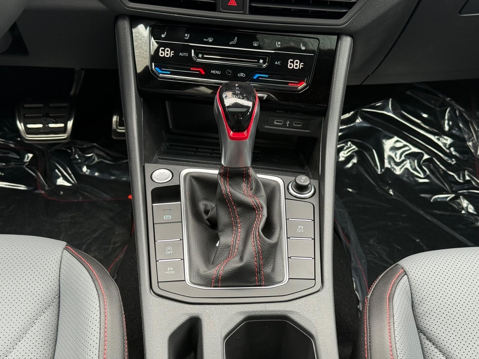 Volkswagen Jetta GLI Vehicle Image 08