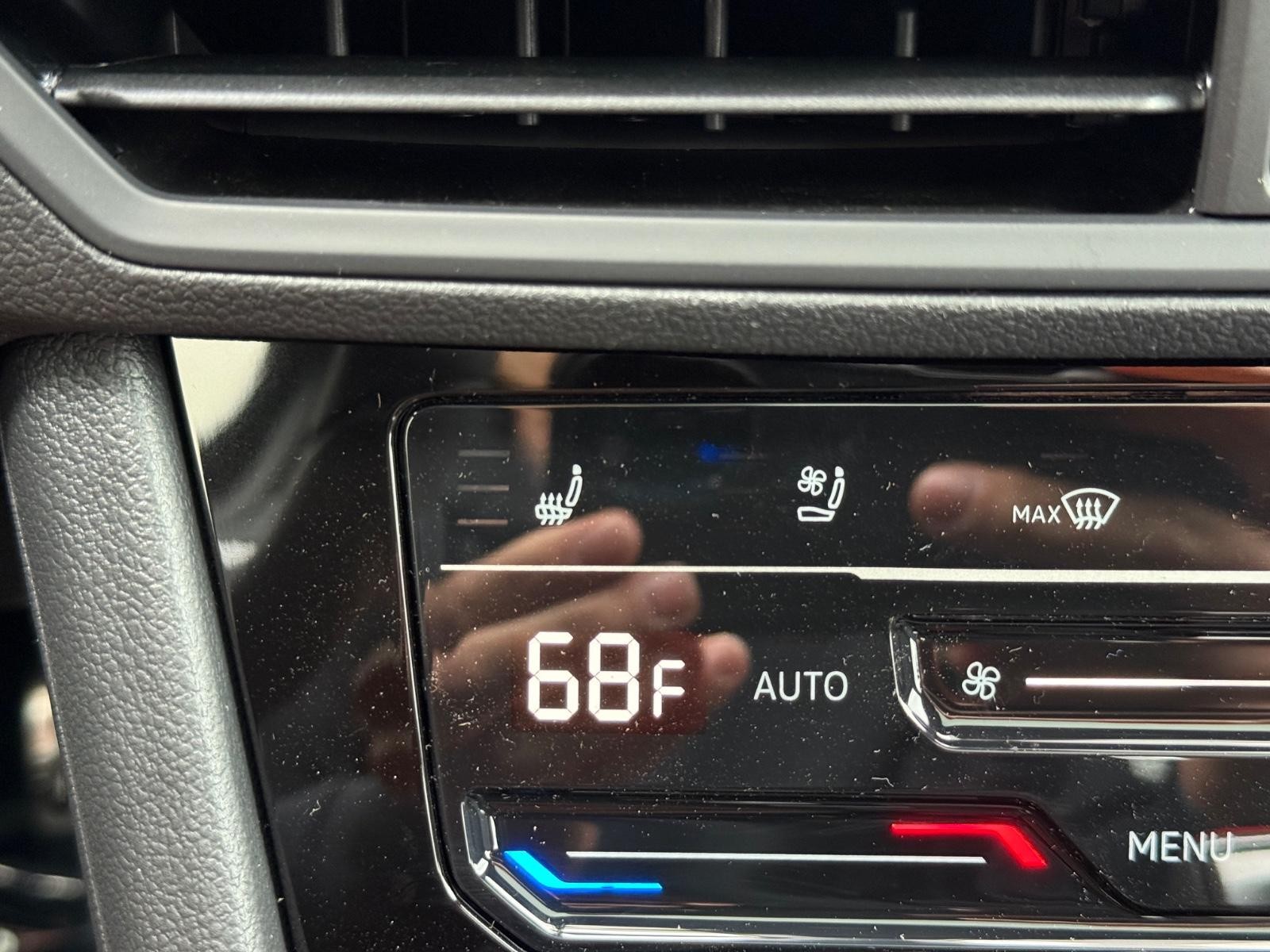 Volkswagen Jetta GLI Vehicle Image 14