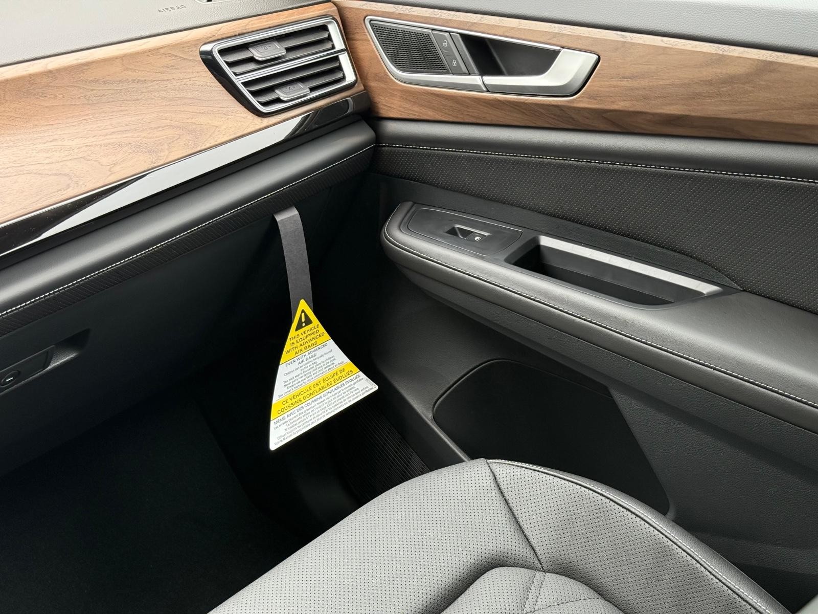 Volkswagen Atlas Vehicle Image 11