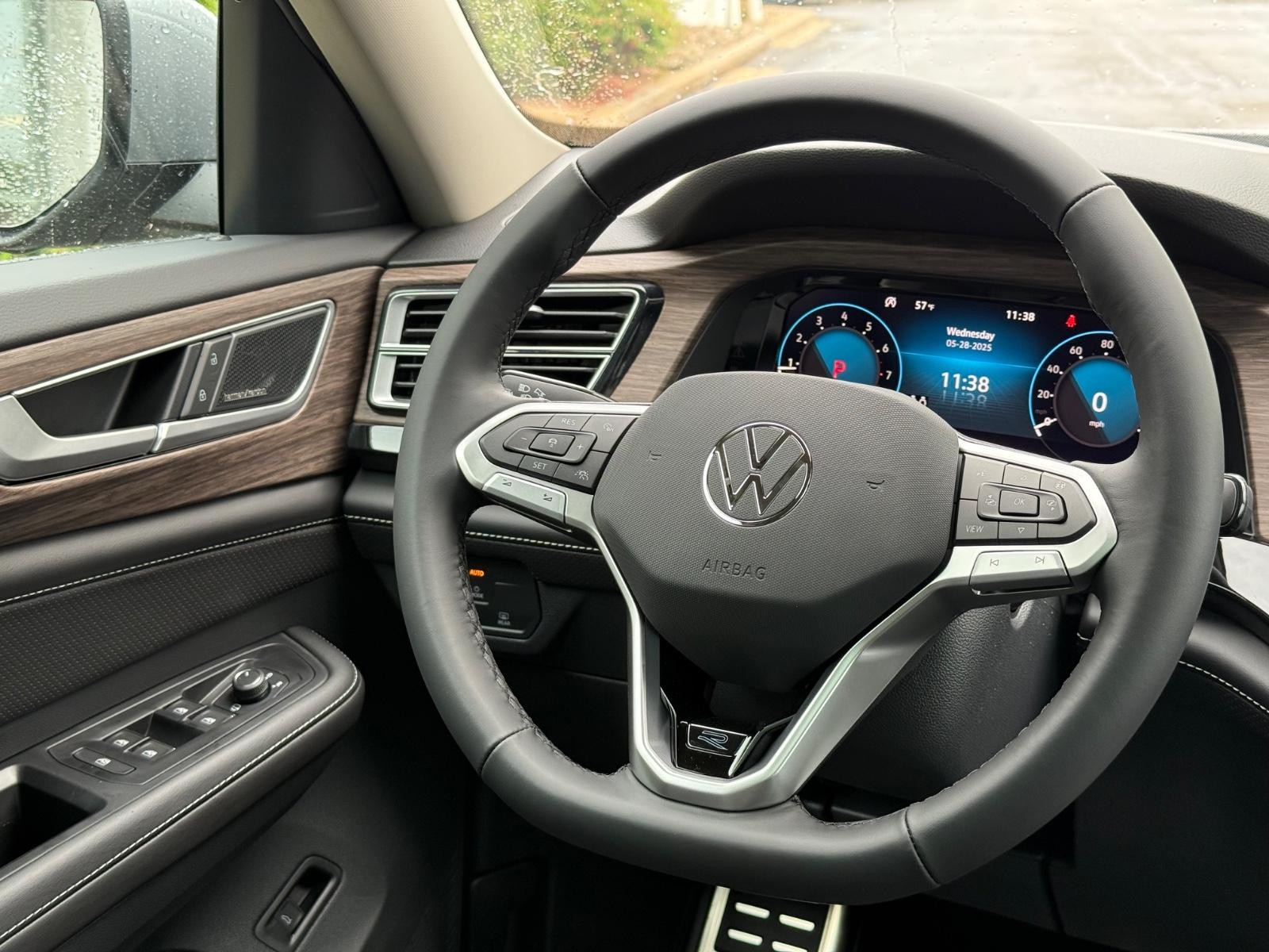 Volkswagen Atlas Vehicle Image 10