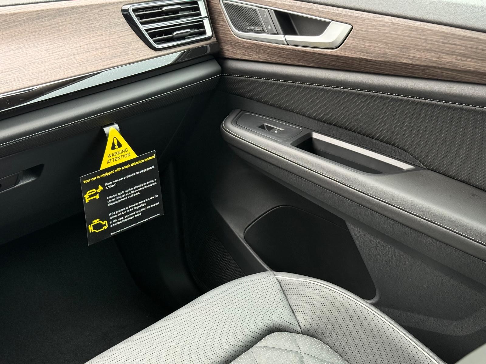 Volkswagen Atlas Vehicle Image 11