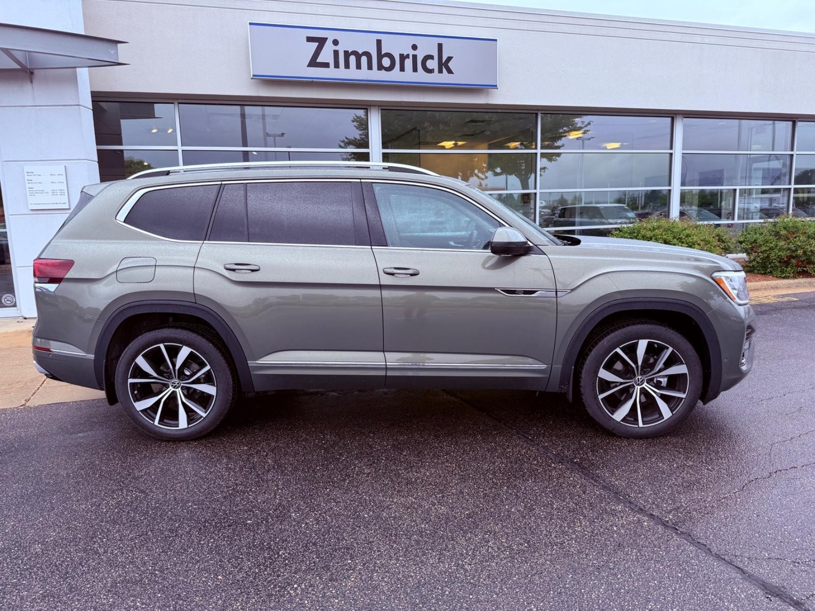 Volkswagen Atlas Vehicle Image 02