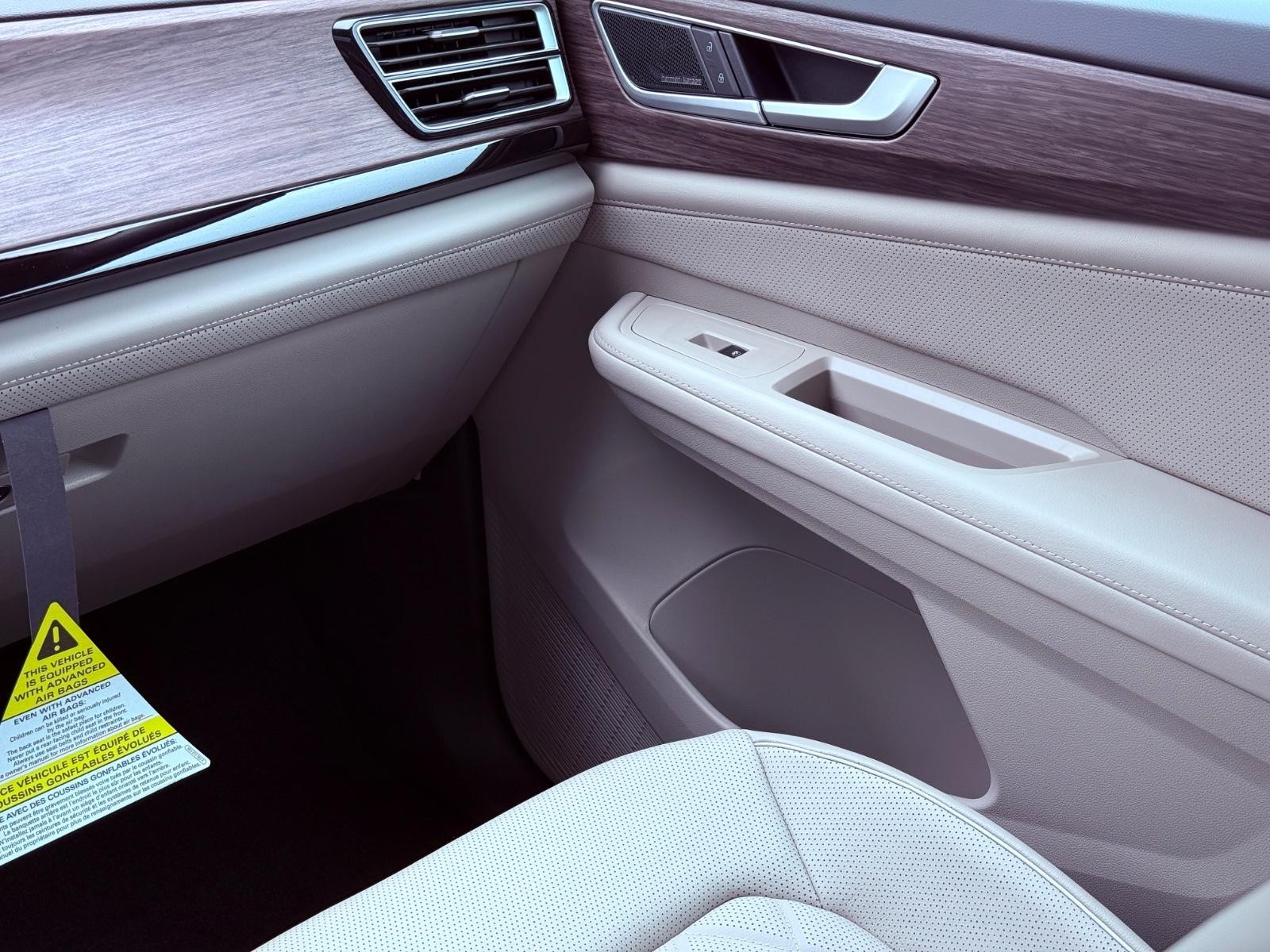Volkswagen Atlas Vehicle Image 11