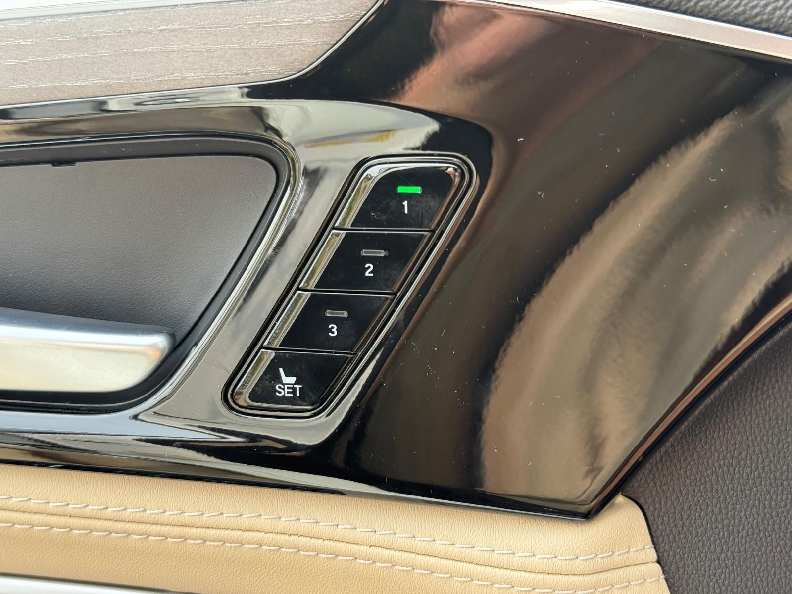 Acura MDX Vehicle Image 11