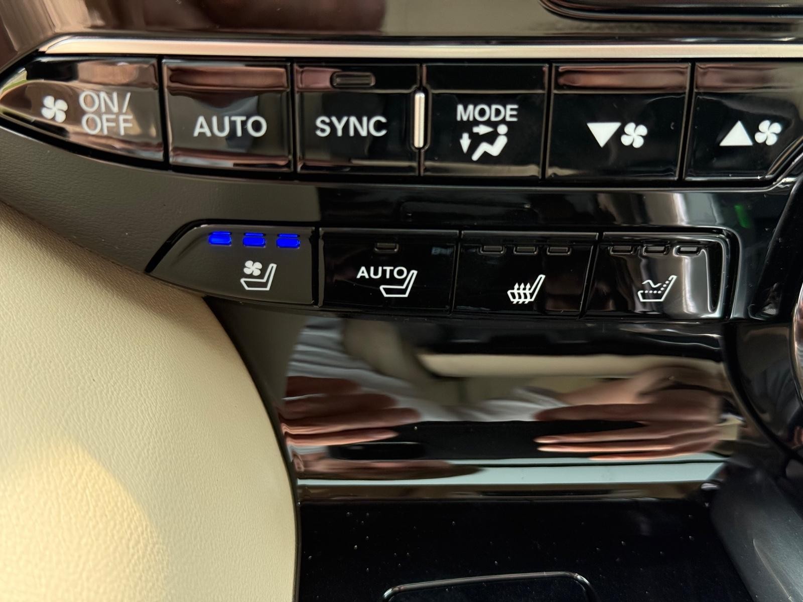 Acura MDX Vehicle Image 15