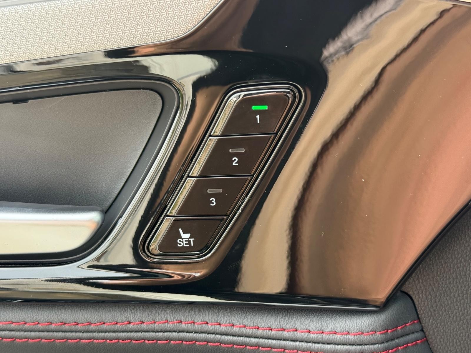 Acura MDX Vehicle Image 11
