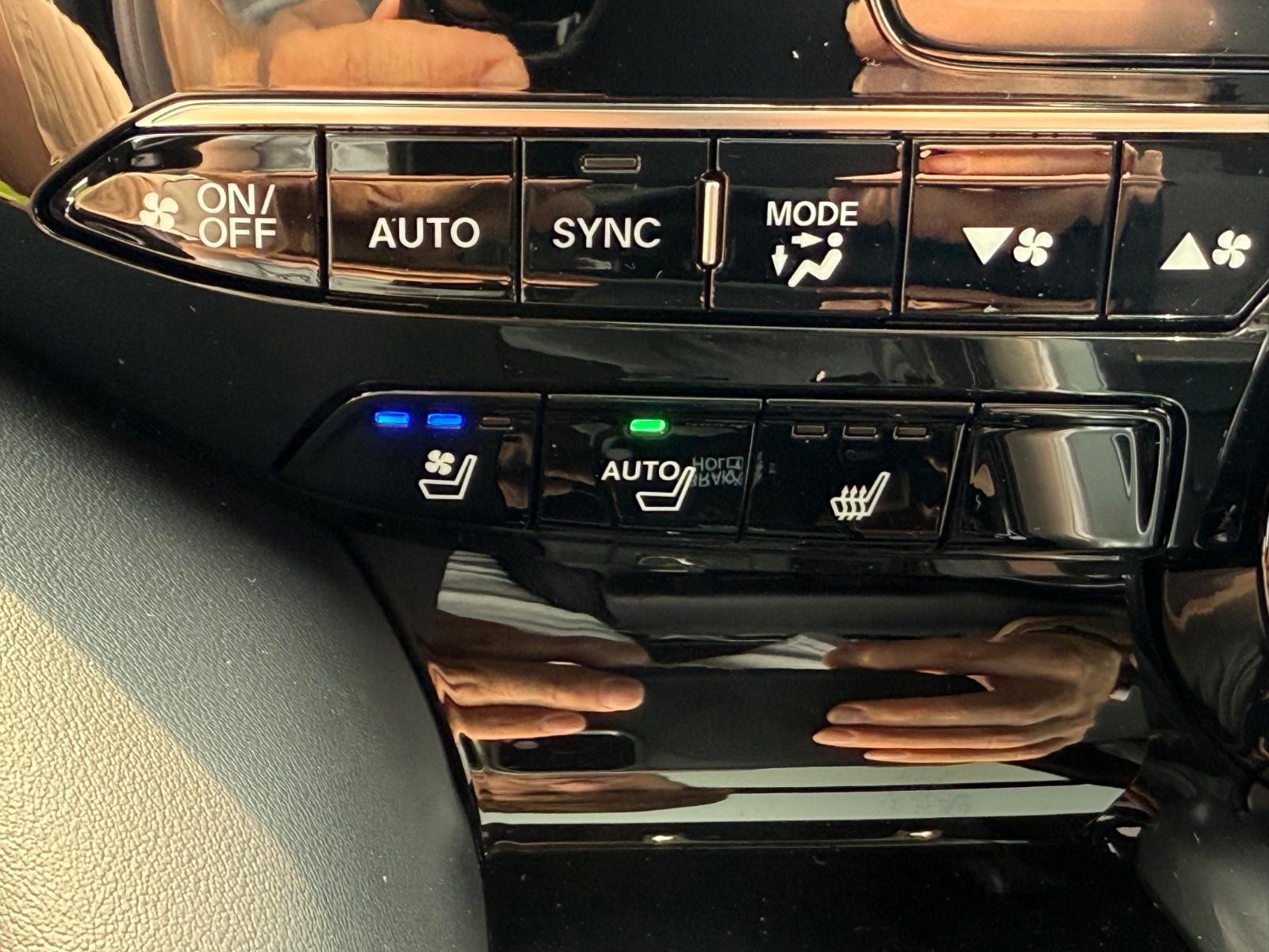 Acura MDX Vehicle Image 15