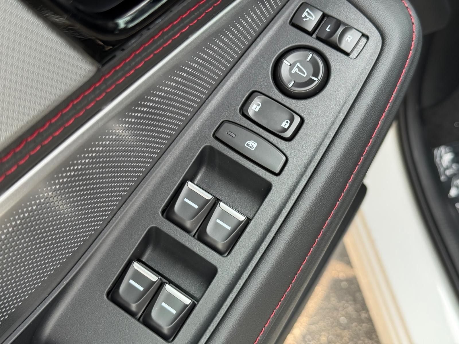 Acura MDX Vehicle Image 16