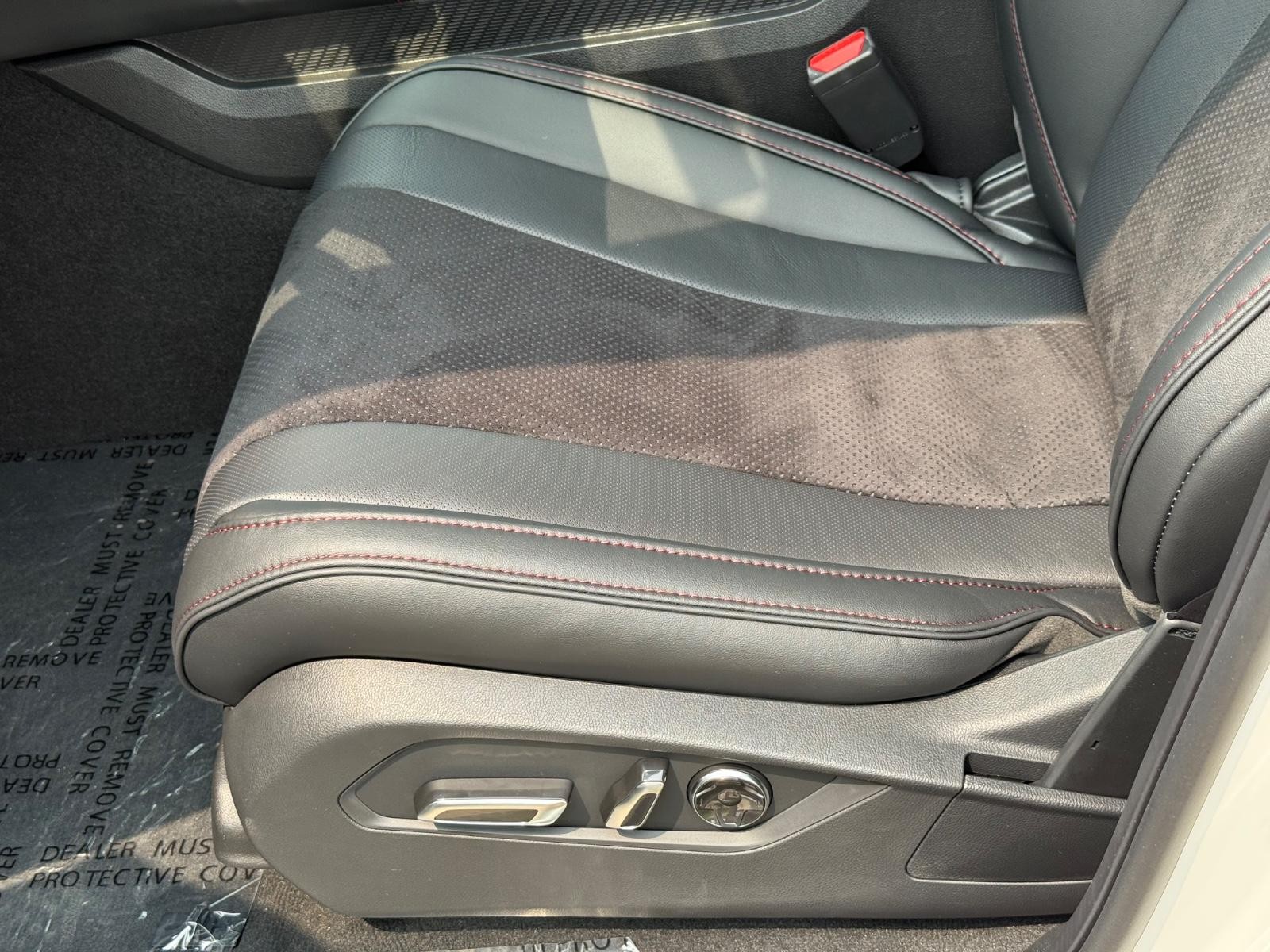 Acura MDX Vehicle Image 17