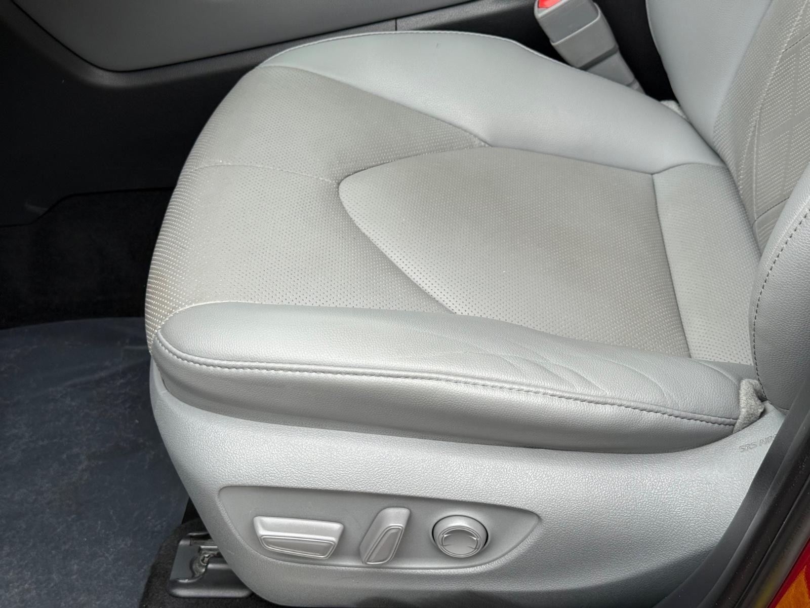Toyota Highlander Vehicle Image 25