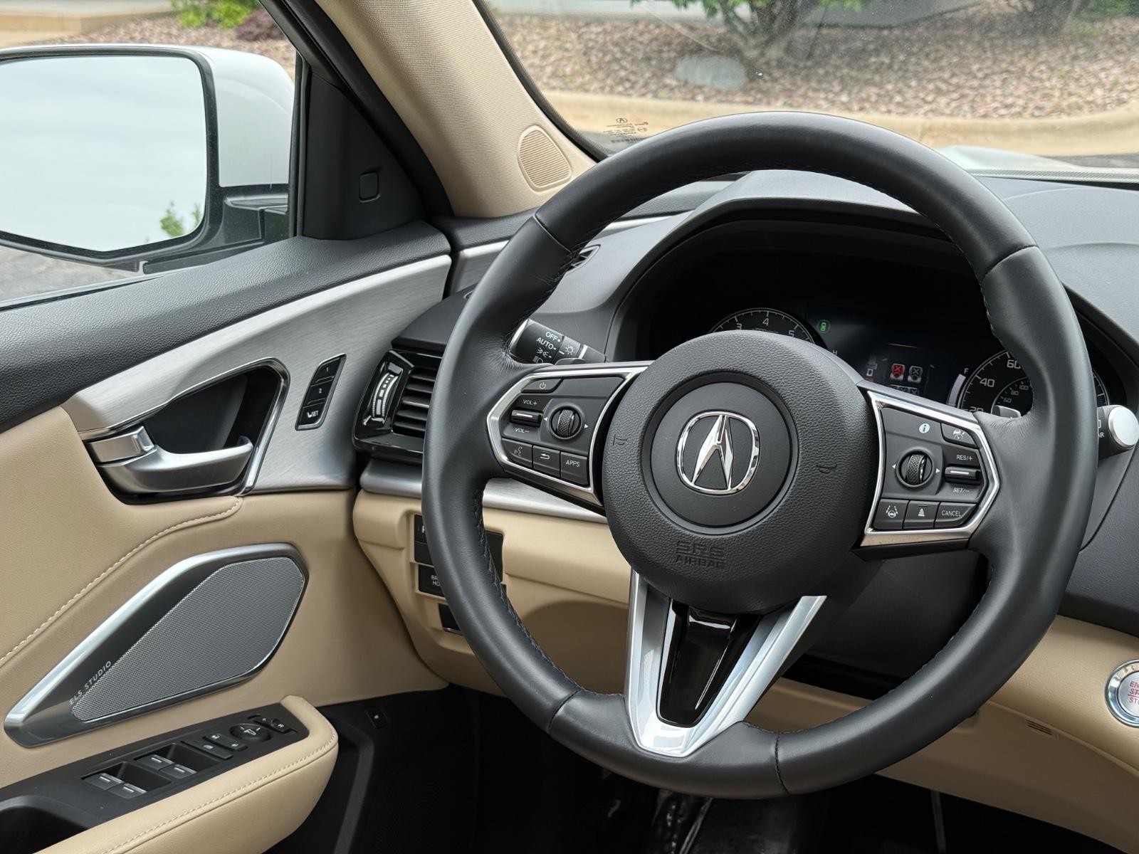 Acura RDX Vehicle Image 15