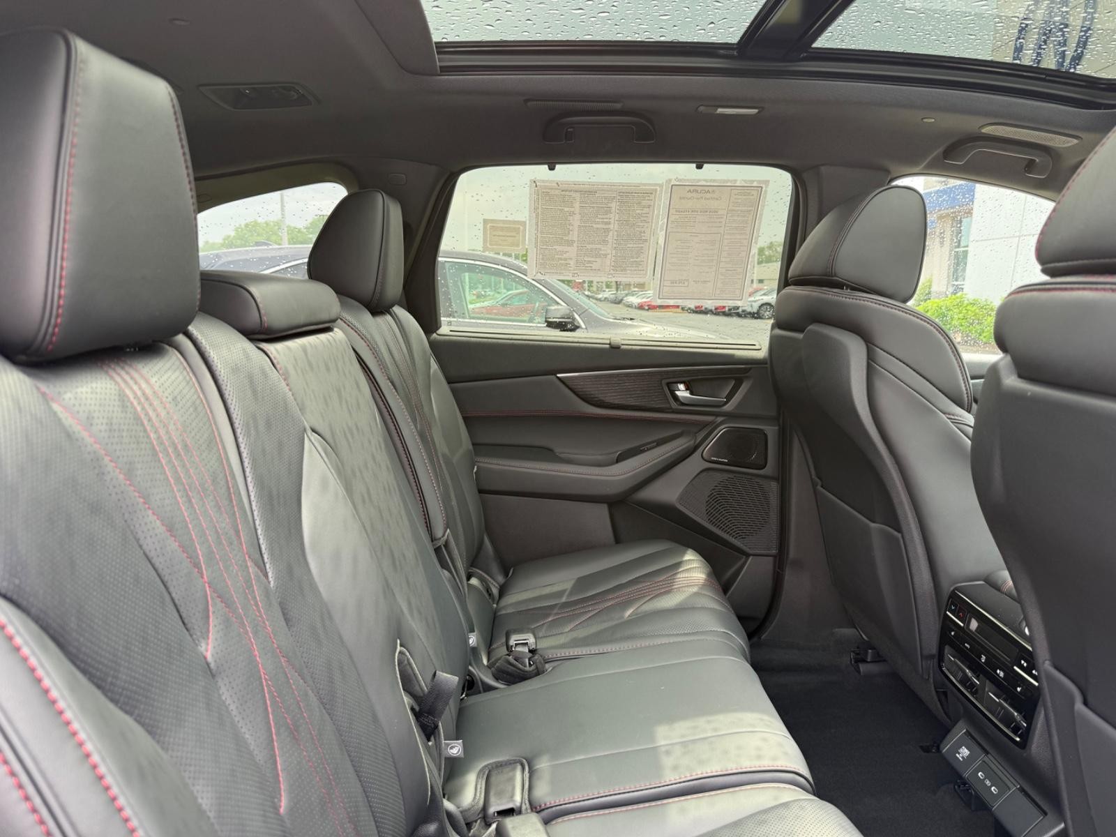 Acura MDX Vehicle Image 10