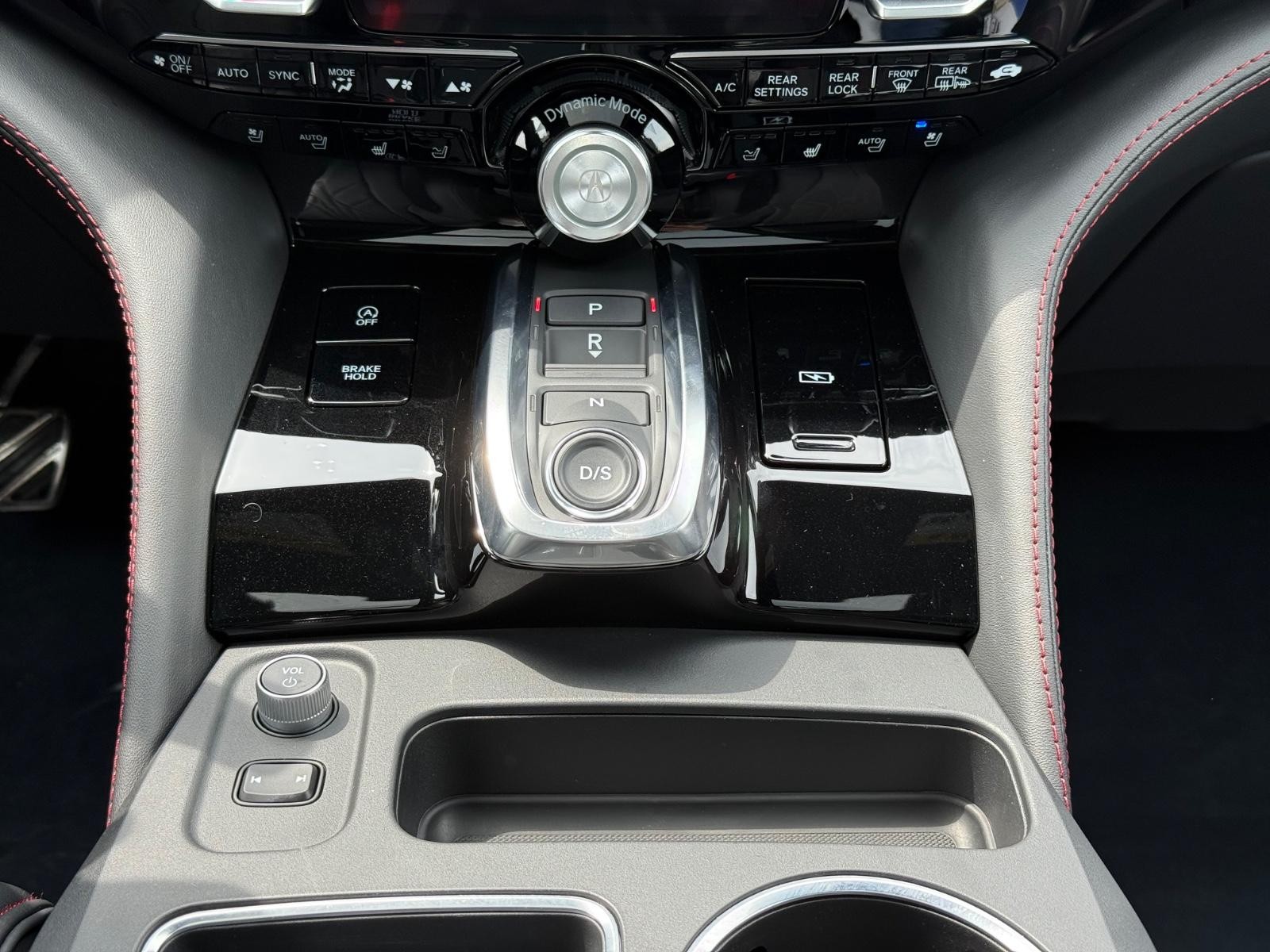 Acura MDX Vehicle Image 13