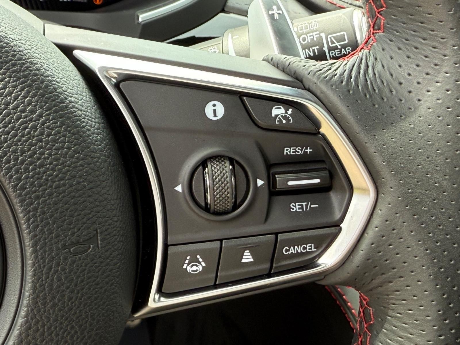 Acura MDX Vehicle Image 18