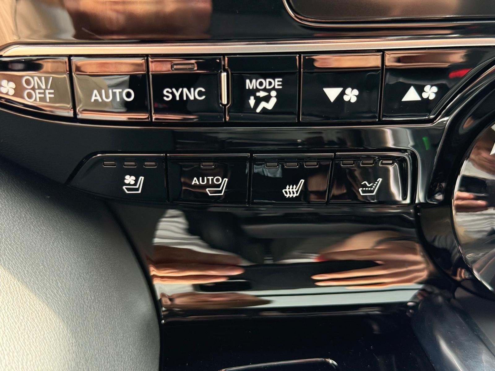 Acura MDX Vehicle Image 21