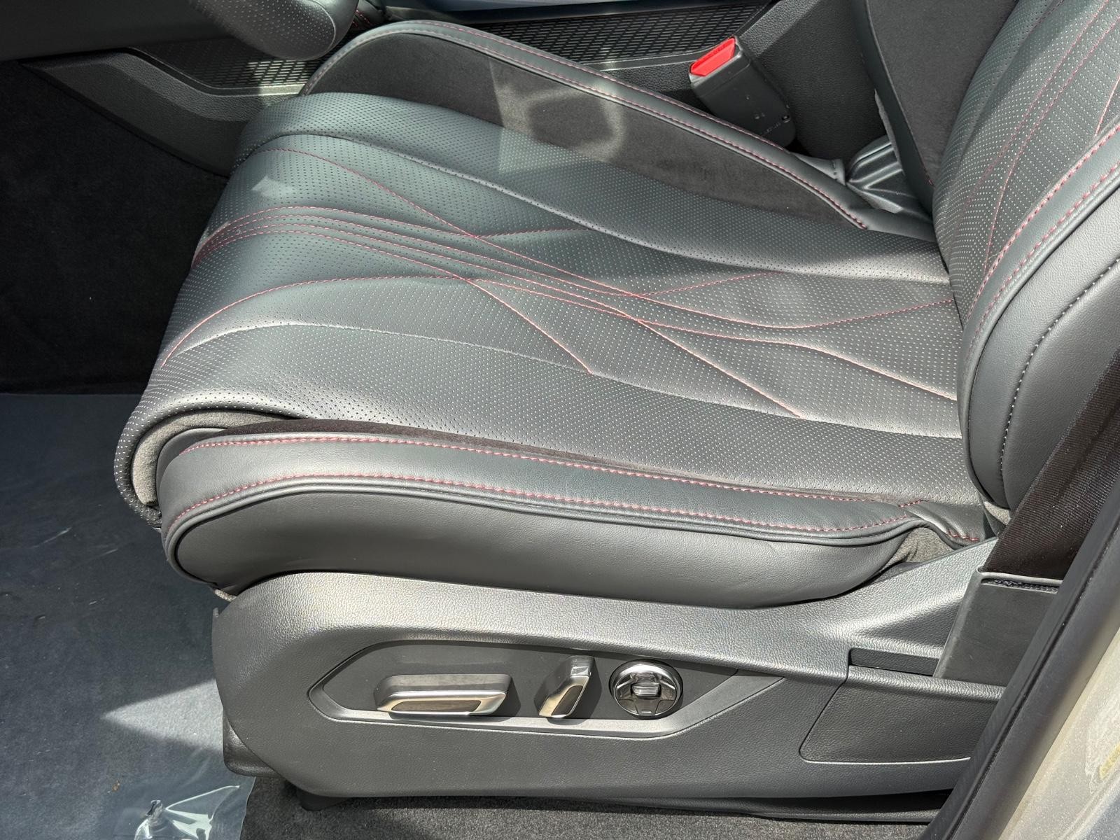 Acura MDX Vehicle Image 23